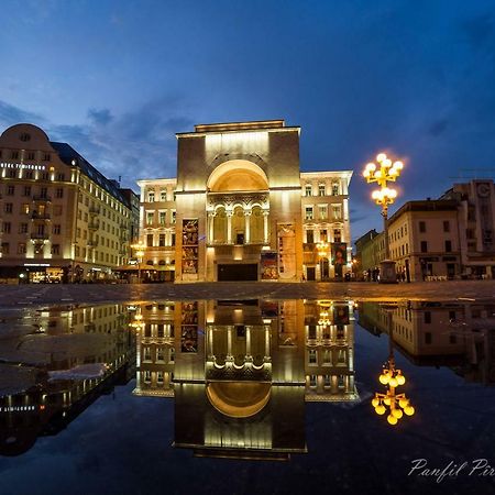 Opera Victoriei Residence - Ultracentral Cozy Accommodation ทิมิชัวรา ภายนอก รูปภาพ