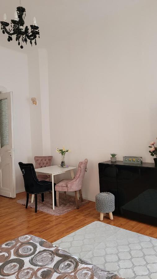 Opera Victoriei Residence - Ultracentral Cozy Accommodation ทิมิชัวรา ภายนอก รูปภาพ