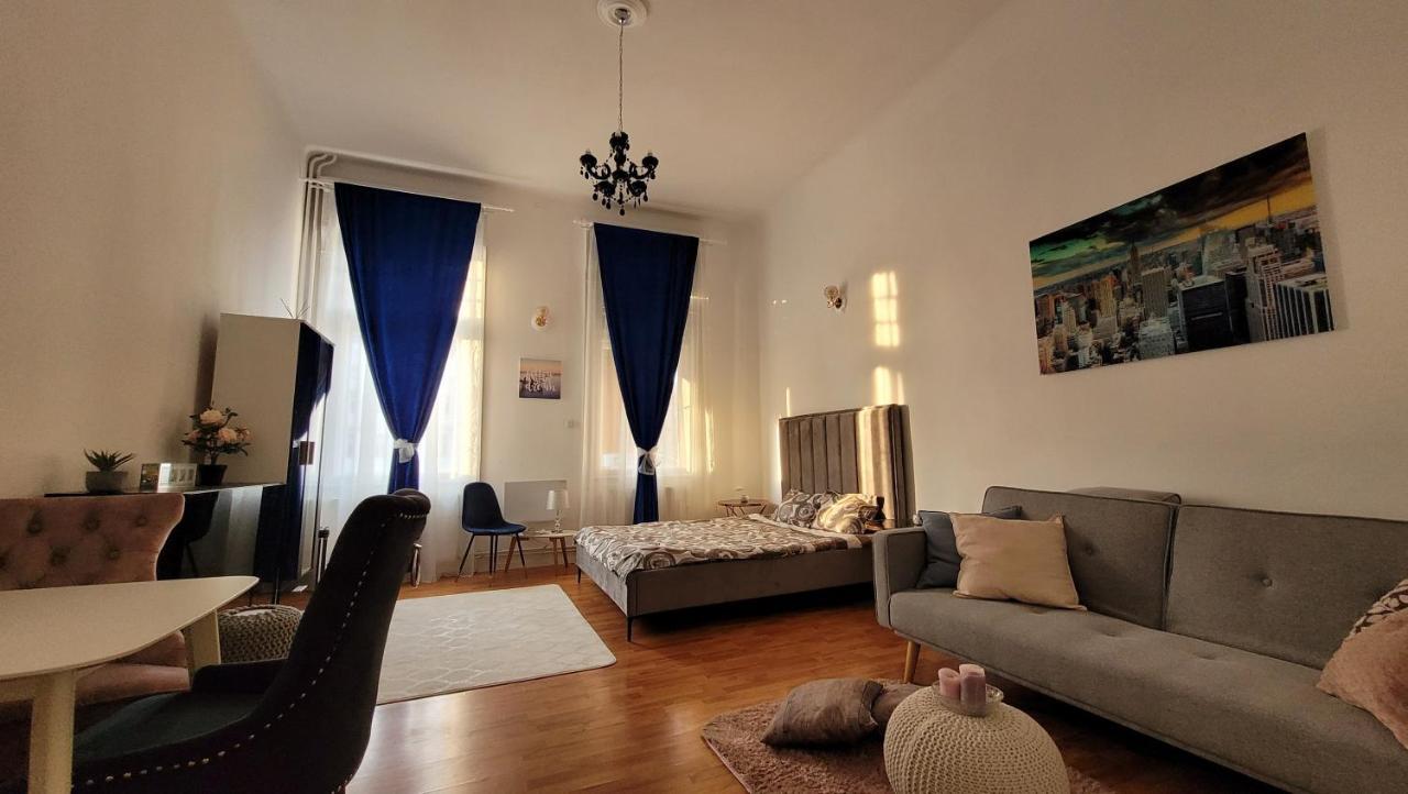 Opera Victoriei Residence - Ultracentral Cozy Accommodation ทิมิชัวรา ภายนอก รูปภาพ